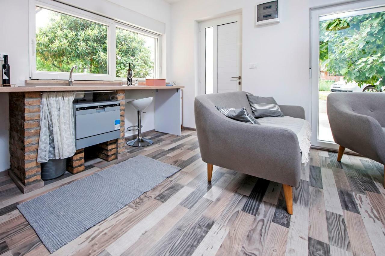 Paola Cozy Apartment Ровінь Екстер'єр фото