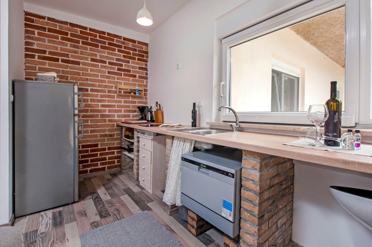Paola Cozy Apartment Ровінь Екстер'єр фото
