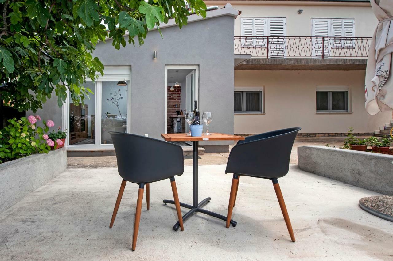 Paola Cozy Apartment Ровінь Екстер'єр фото